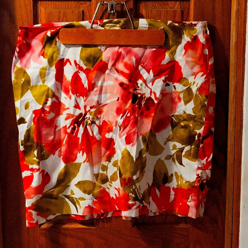 Jones New York signature floral skirt